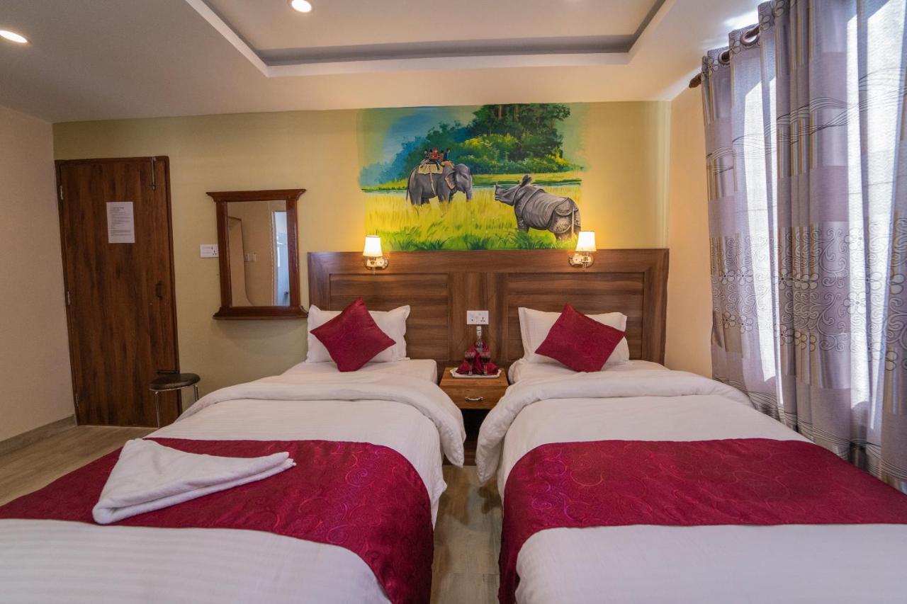 Hotel Royal Image Pokhara Buitenkant foto