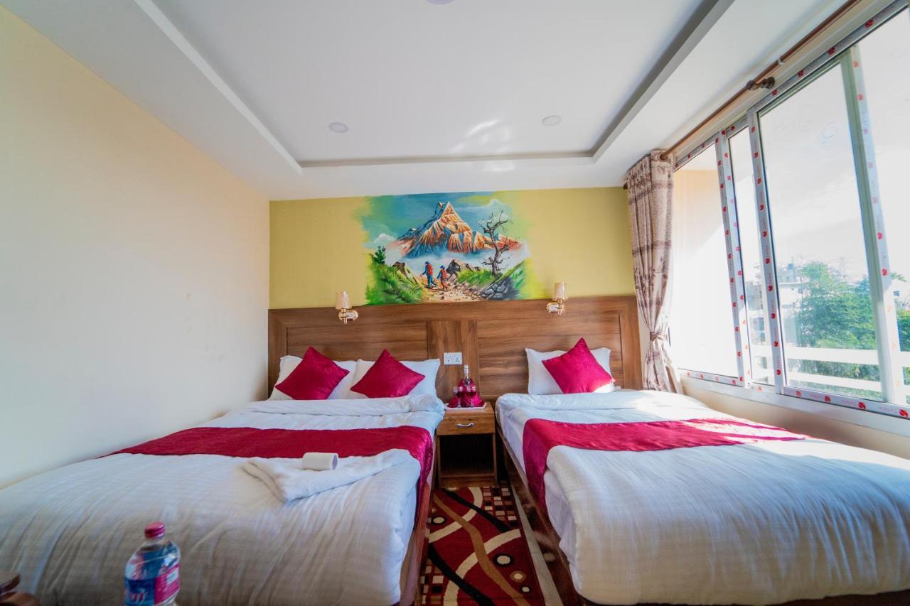 Hotel Royal Image Pokhara Buitenkant foto