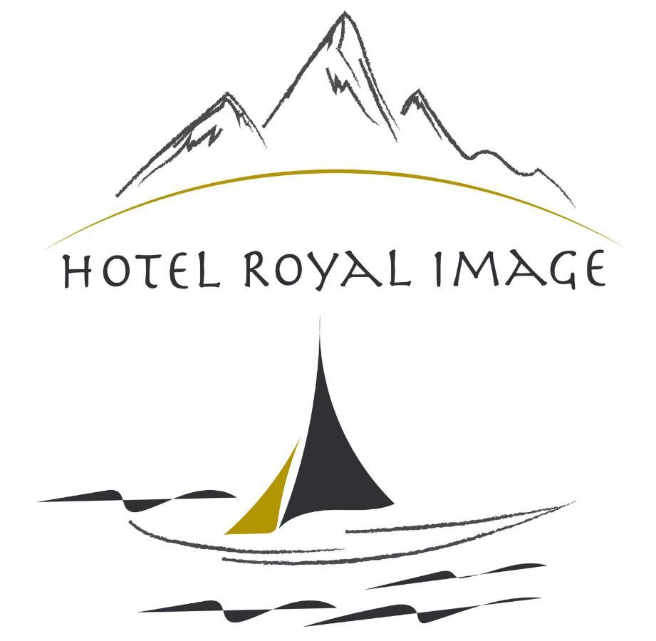 Hotel Royal Image Pokhara Buitenkant foto