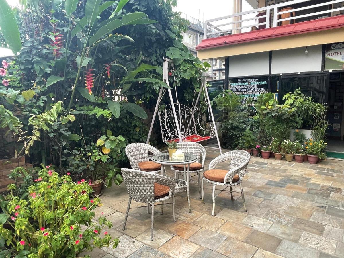 Hotel Royal Image Pokhara Buitenkant foto