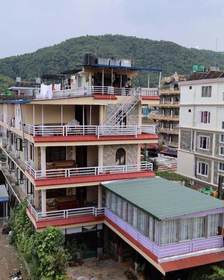 Hotel Royal Image Pokhara Buitenkant foto