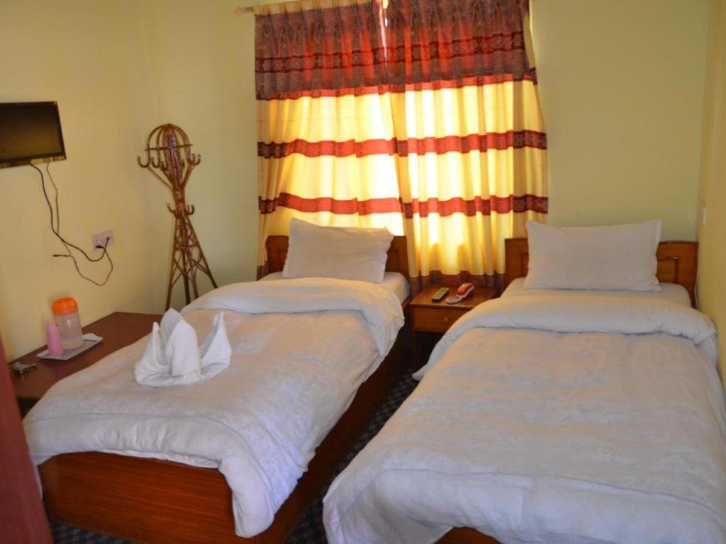 Hotel Royal Image Pokhara Buitenkant foto