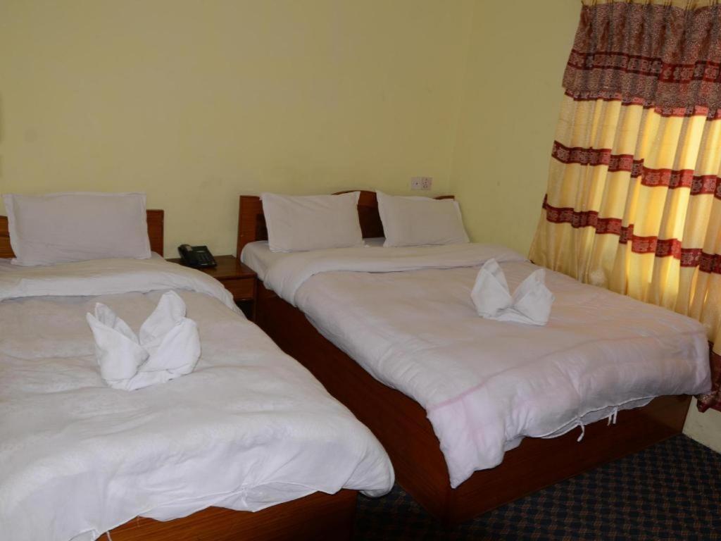 Hotel Royal Image Pokhara Buitenkant foto