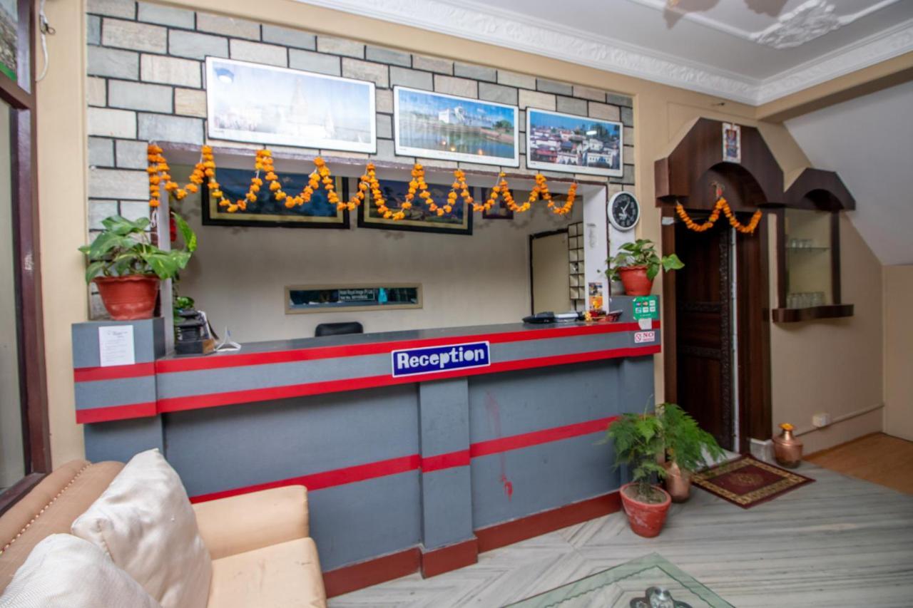 Hotel Royal Image Pokhara Buitenkant foto