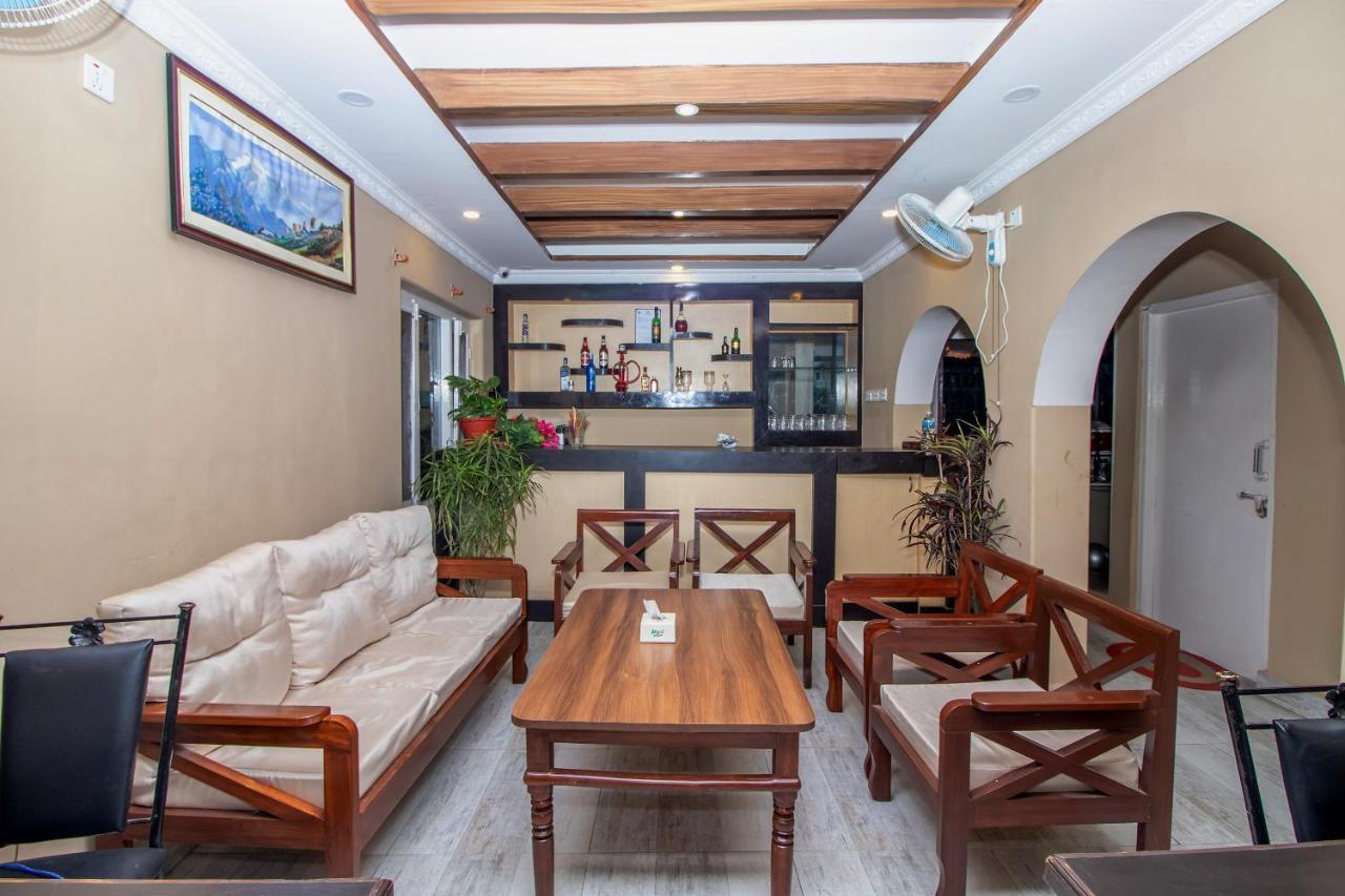 Hotel Royal Image Pokhara Buitenkant foto