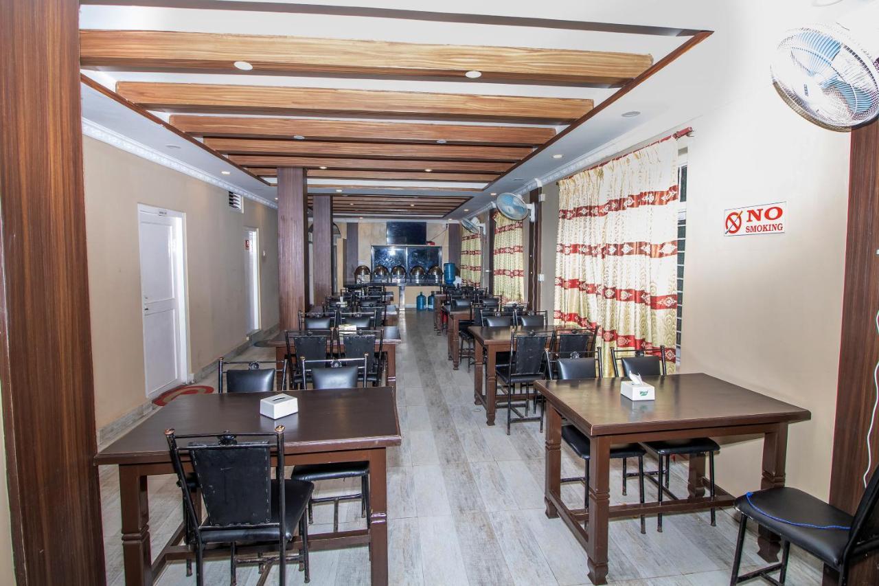 Hotel Royal Image Pokhara Buitenkant foto
